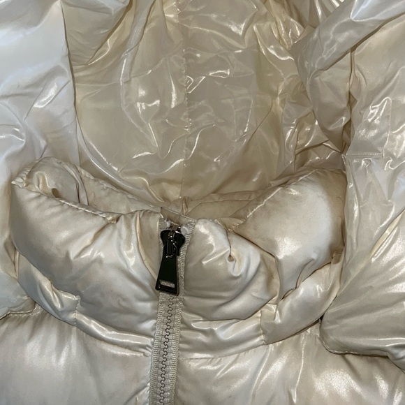 Womens Moncler Coat - Picture 13 of 13